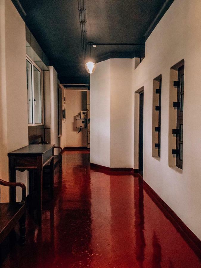 The Metro Pod - Backpackers A/C Dormitory Kochi Buitenkant foto