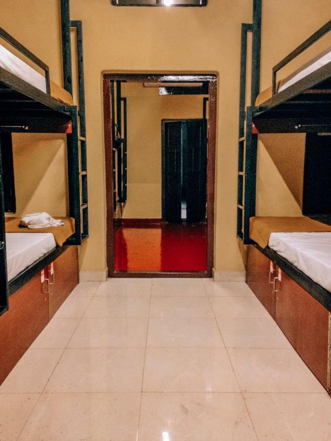The Metro Pod - Backpackers A/C Dormitory Kochi Buitenkant foto